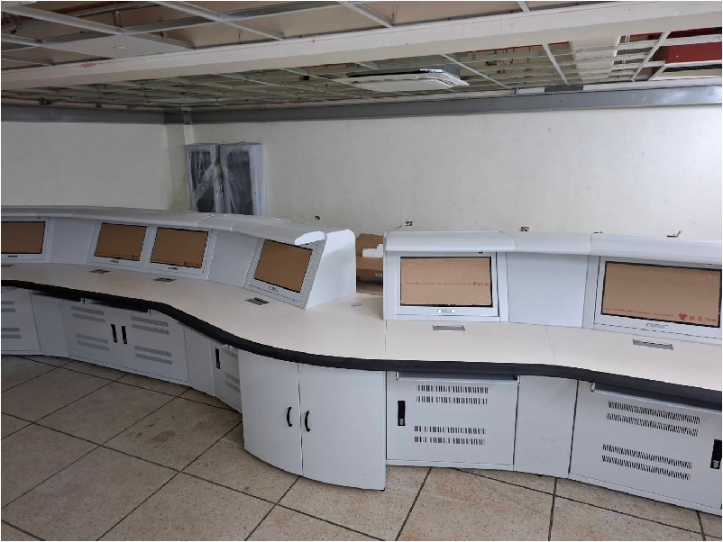 Console desk - Airport Terminal 3
